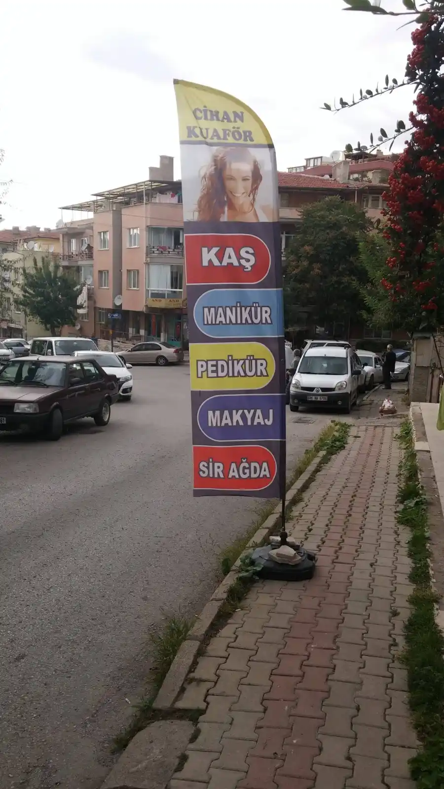bayan-kuaforu-yelken-bayragi-3