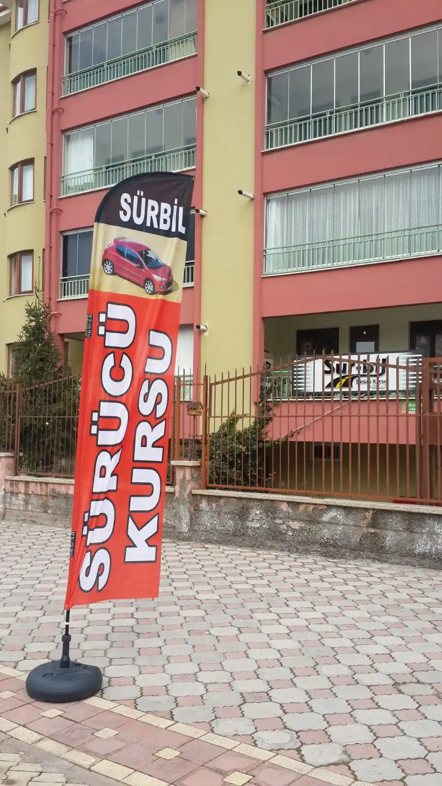 surucu-kursu-yelken-bayragi-6
